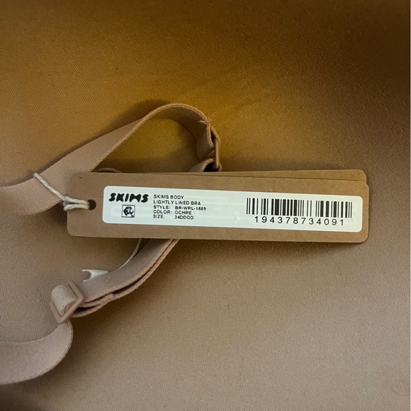 SKIMS Body Lightly Lined Bra - Picture 2 of 2